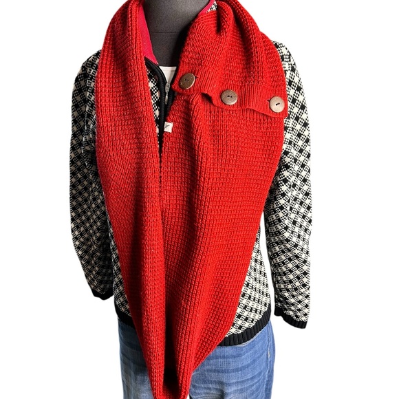 Eddie Bauer Red Tight Knit Infinity Scarf- Wood-look Button Detail Christmas - Picture 4 of 5